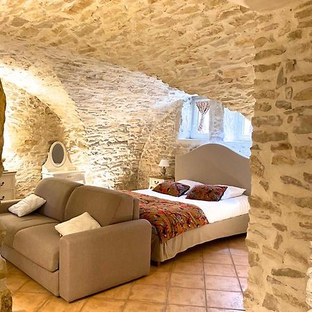 Bed and Breakfast Locus Amoenus Lirac Zewnętrze zdjęcie